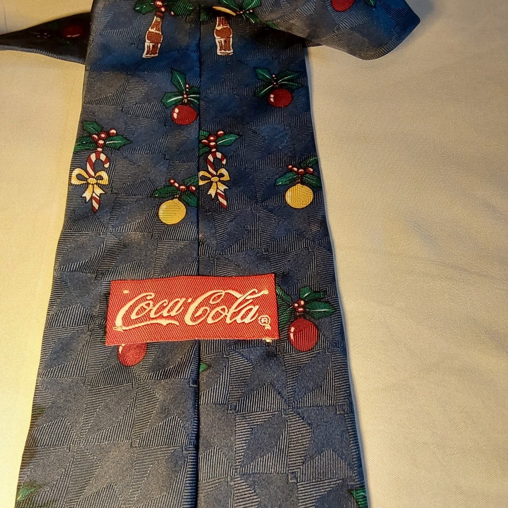 Men's Vintage Coca-Cola Santa Claus Christmas Holiday Neck ‎ Tie 100% Silk USA